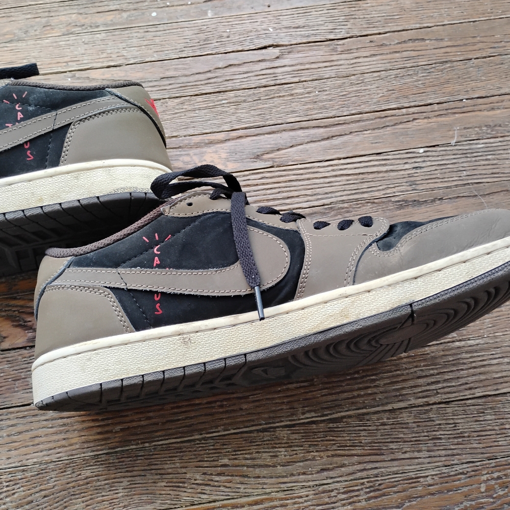 Travis Scott Men's Sneakers in Black and Brown